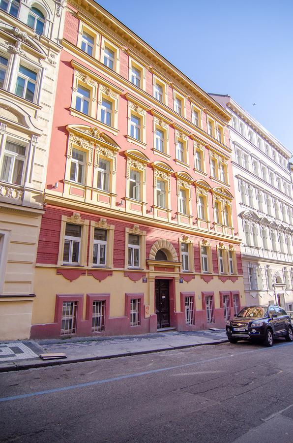 Churchill Apartments 布拉格 外观 照片